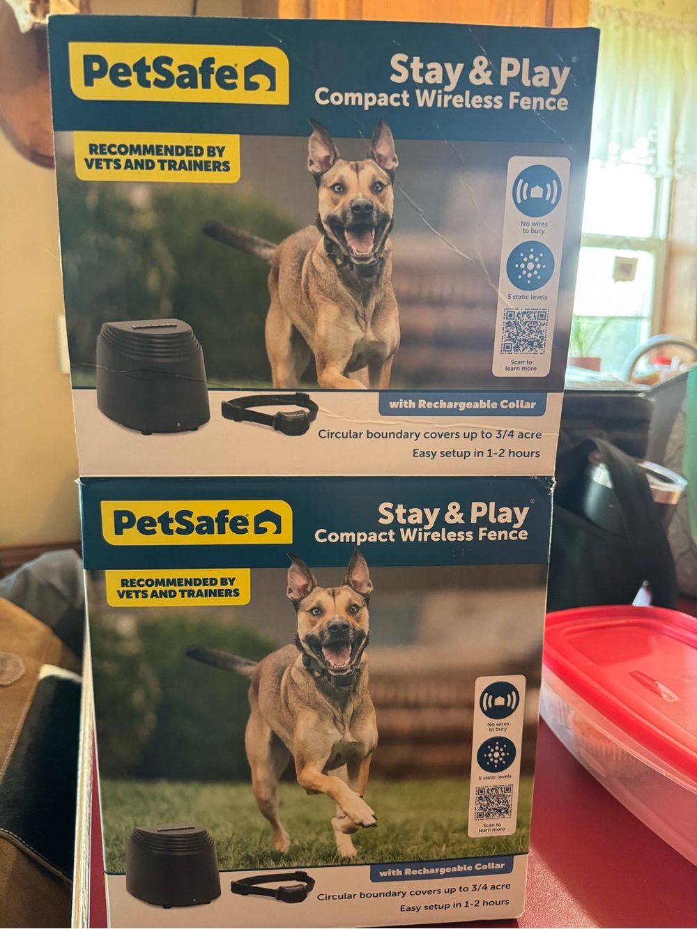 PetSafe Stay & Play Compact Wireless Fence - Blue & Yellow Box Artwork
